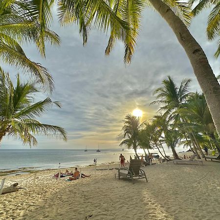 Coco Grove Beach Resort, Siquijor Island エクステリア 写真 Sunset at the beach