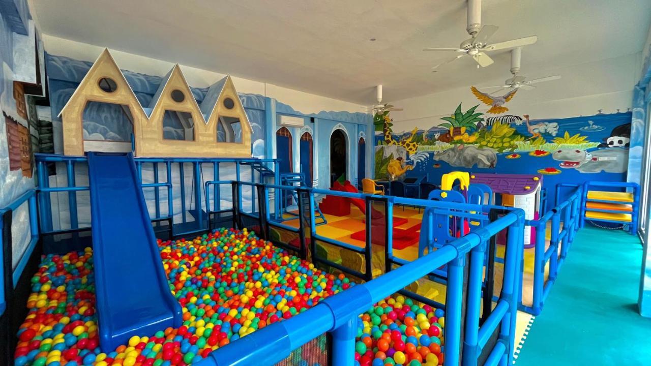 Coco Grove Beach Resort, Siquijor Island エクステリア 写真 A ball pit at a children's play center