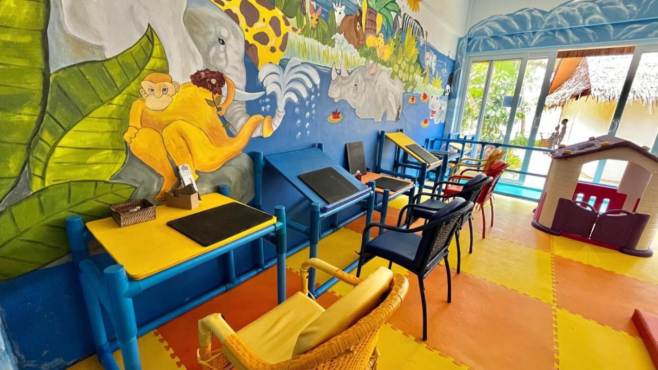 Coco Grove Beach Resort, Siquijor Island エクステリア 写真 The Children's Museum of Oakville