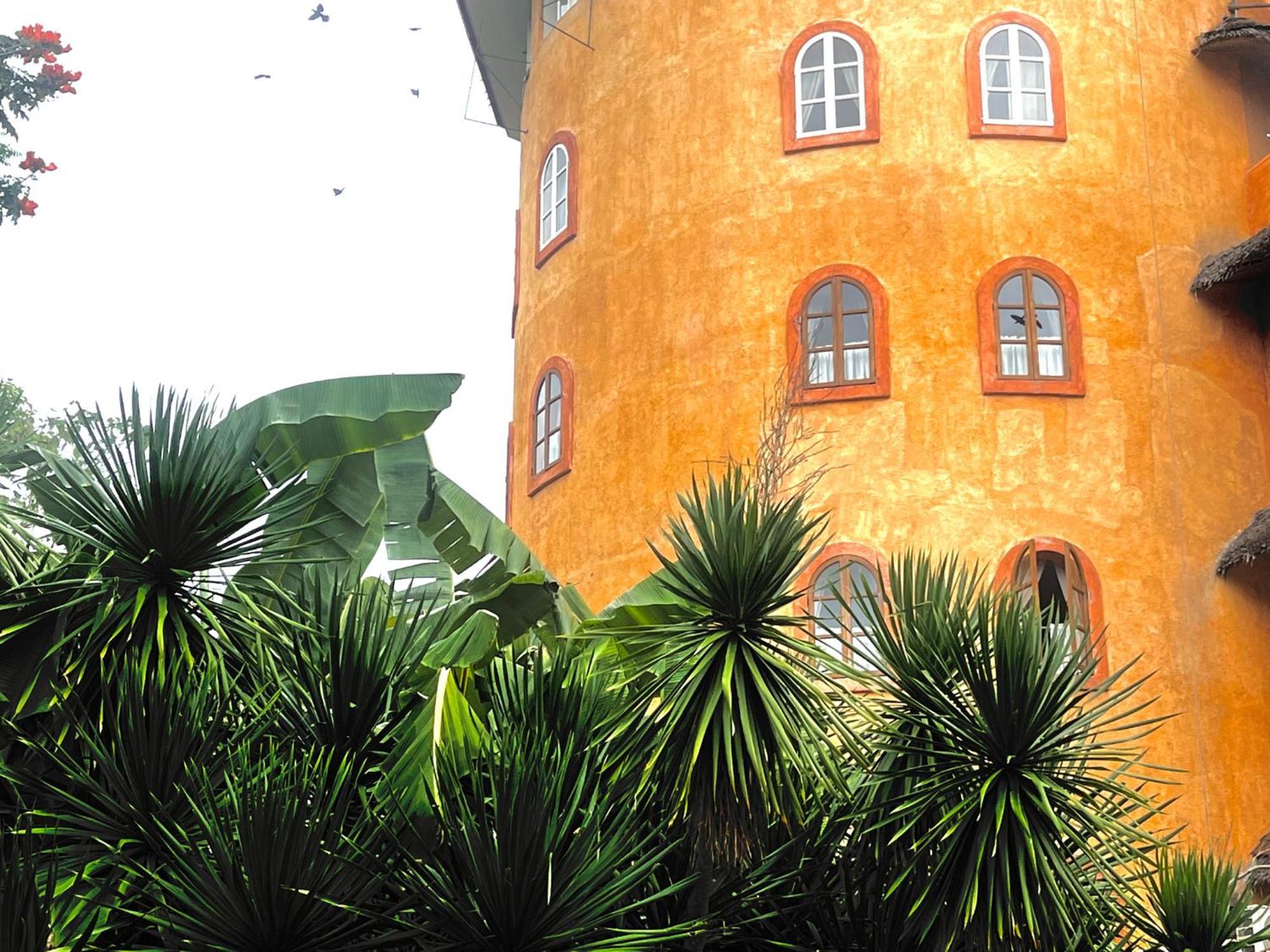Coco Grove Beach Resort, Siquijor Island 部屋 写真 The castle of the former German colony Bagaya